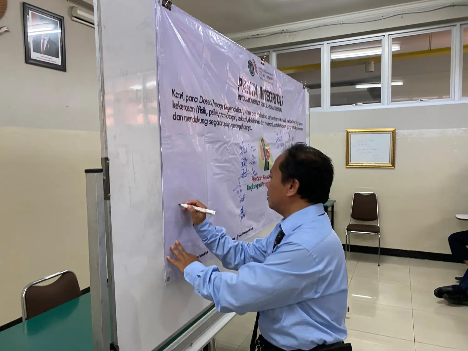 PAKTA INTEGRITAS STKIP AL HIKMAH SURABABAYA DALAM MENANGGULANGI KEKERASAN DI WILAYAH PENDIDIKAN