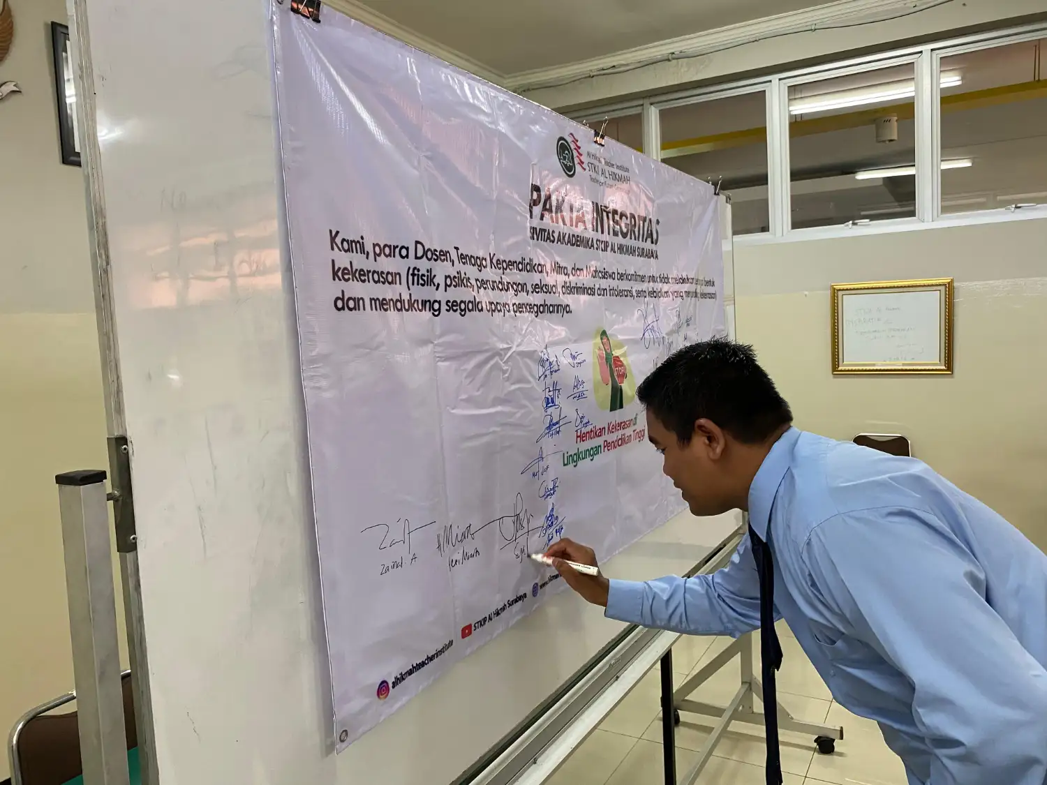 PAKTA INTEGRITAS STKIP AL HIKMAH SURABABAYA DALAM MENANGGULANGI KEKERASAN DI WILAYAH PENDIDIKAN